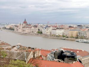 Blick vom Burgberg auf das Parlament