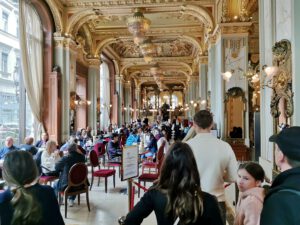 „New York Café" - the most beautiful cafe in the world