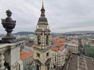 Blick von der St.-Stephans-Basilika auf Budapest